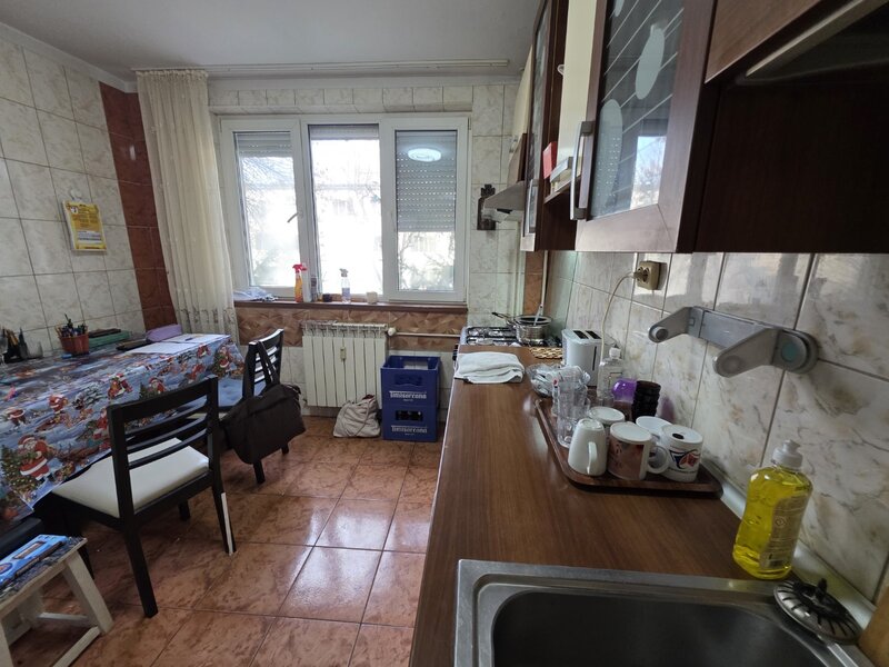 Liviu Rebreanu intersectie 1 Decembrie 1918, langa Auchan Titan, Poarta 4