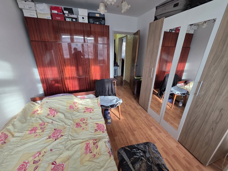 Liviu Rebreanu intersectie 1 Decembrie 1918, langa Auchan Titan, Poarta 4